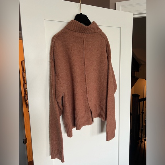 GENTLE FAWN Super Soft Cowl/Turtleneck Sweater Size Medium - Picture 2 of 4